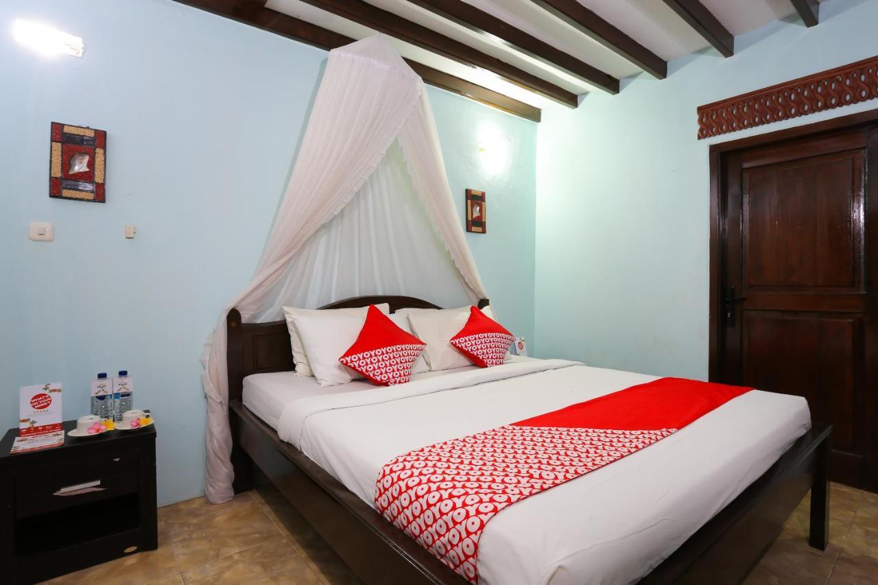 Oyo 1365 Sunrise Lumbung Otel Gili Trawangan Dış mekan fotoğraf