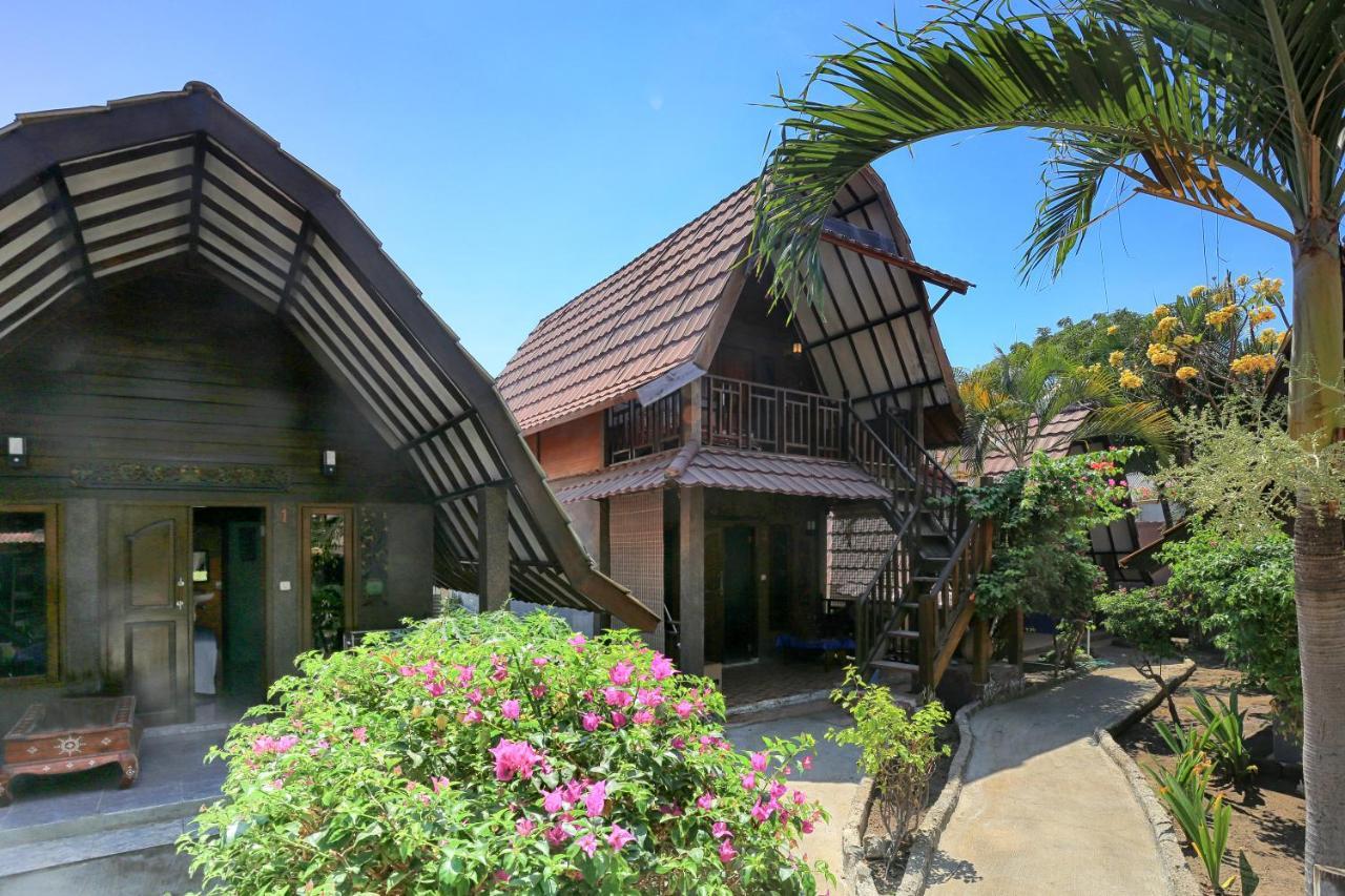 Oyo 1365 Sunrise Lumbung Otel Gili Trawangan Dış mekan fotoğraf